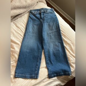 Universal thread wide leg Jean